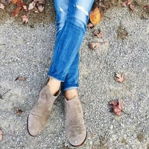 Sam Edelman 8.5 Petty Bootie in Putty - Picture 2 of 10